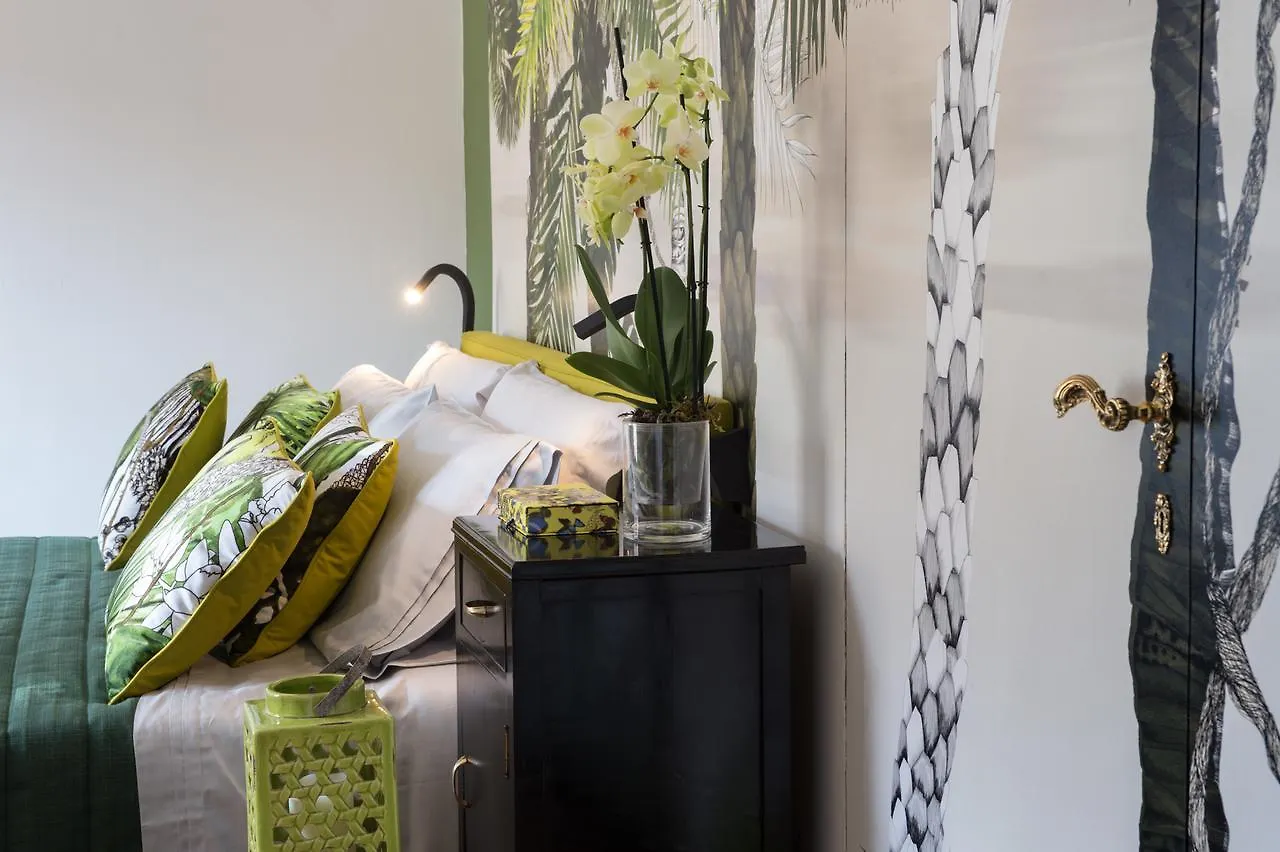 Velona'S Jungle Luxury Suites Firenze Bed & Breakfast