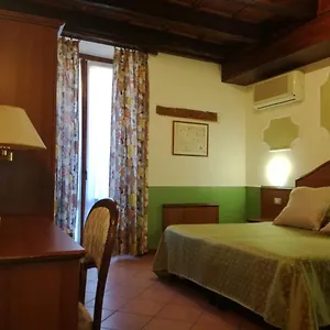hotel-cavour-verona.hotelinveneto.com/
