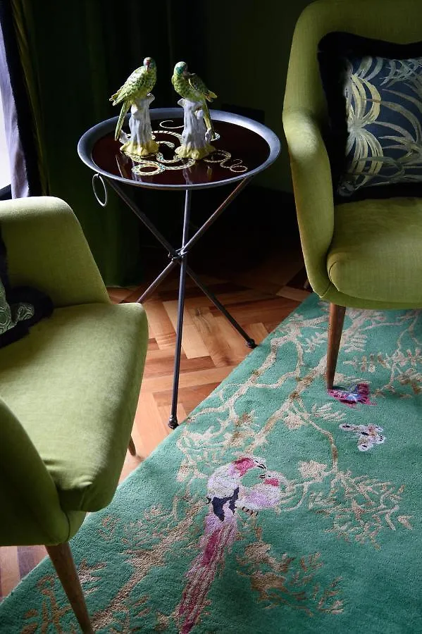 Velona'S Jungle Luxury Suites Florencie Bed & Breakfast