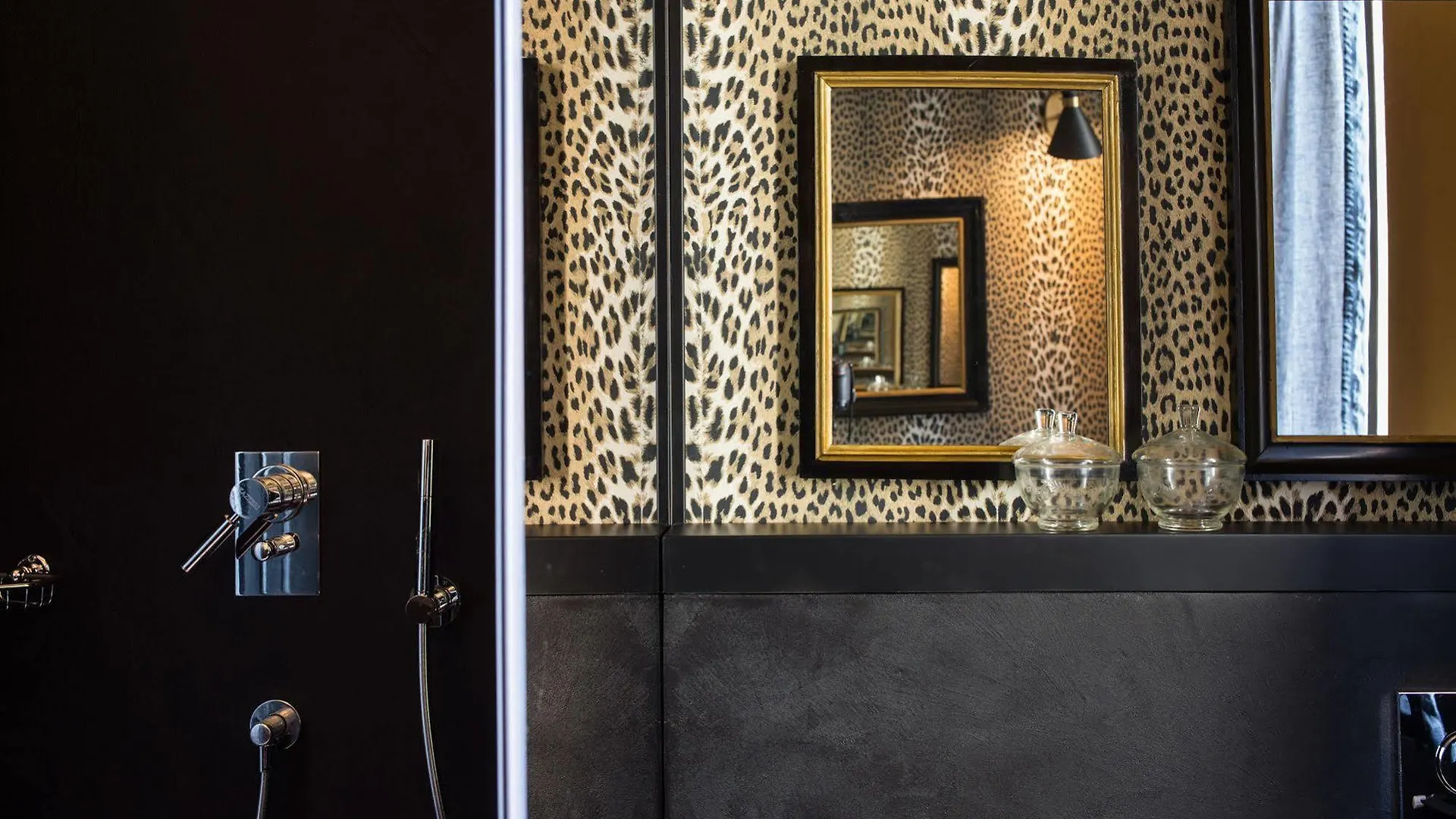 Velona'S Jungle Luxury Suites Florencie Itálie