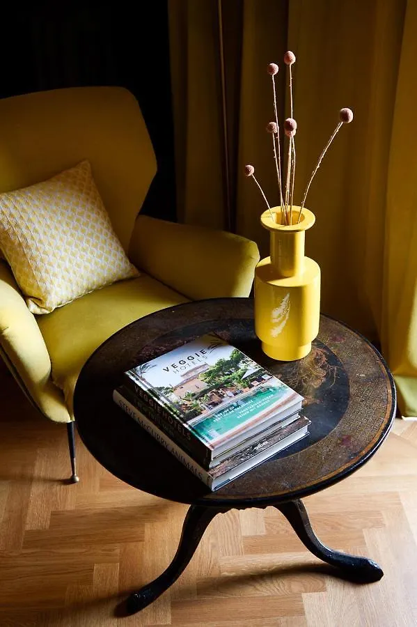 Velona'S Jungle Luxury Suites Florens Italien