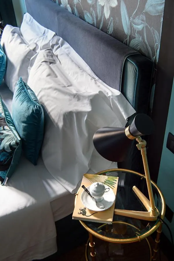 Velona'S Jungle Luxury Suites Florens Bed & Breakfast