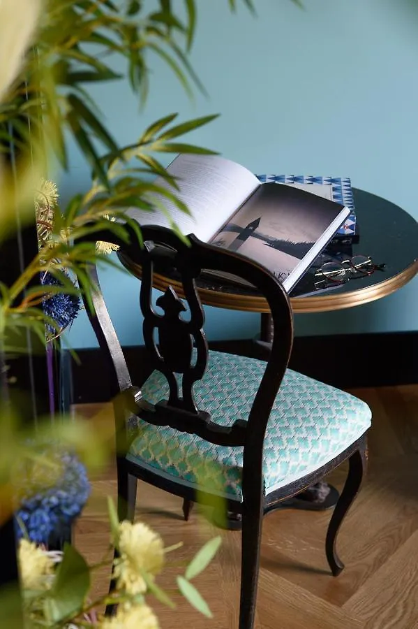 *** Bed & Breakfast Velona'S Jungle Luxury Suites Florens Italien